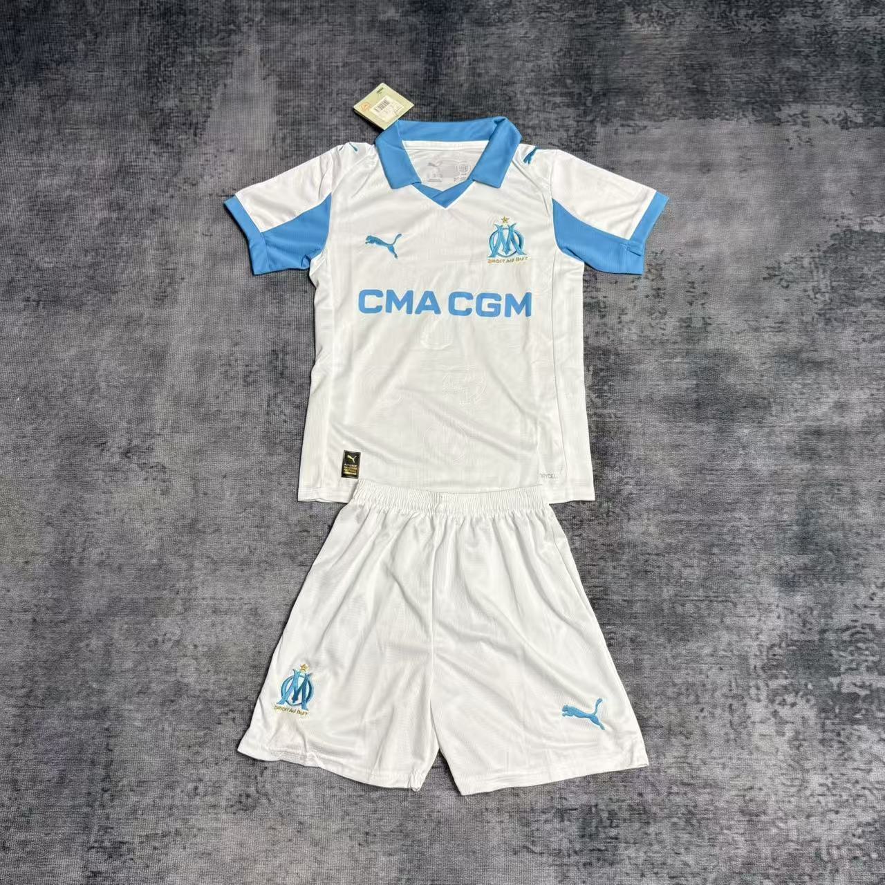 Kit Infantil Olympique De Marseille Home 25/26 . - Branco