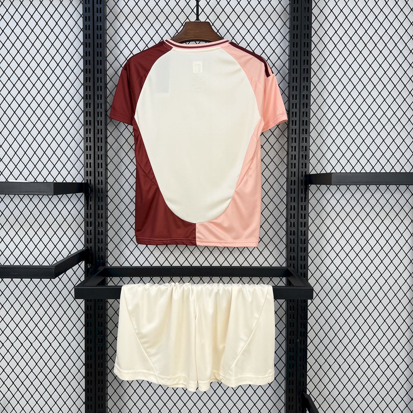 Kit Infantil Lyon Away 24/25 . - Bege