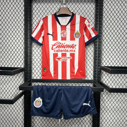 Kit Infantil Chivas Guadalajara Home 24/25 . -Branco e Vermelho