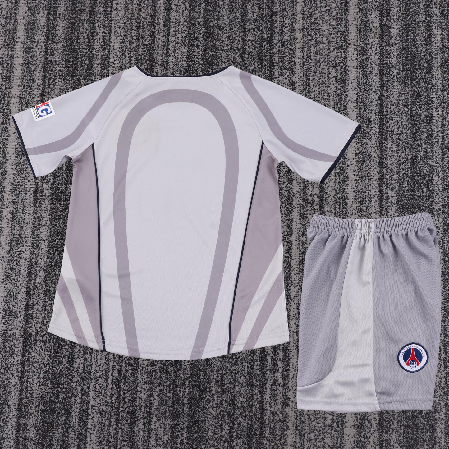 Kit Infantil Psg Away Retrô 01/02 - Cinza